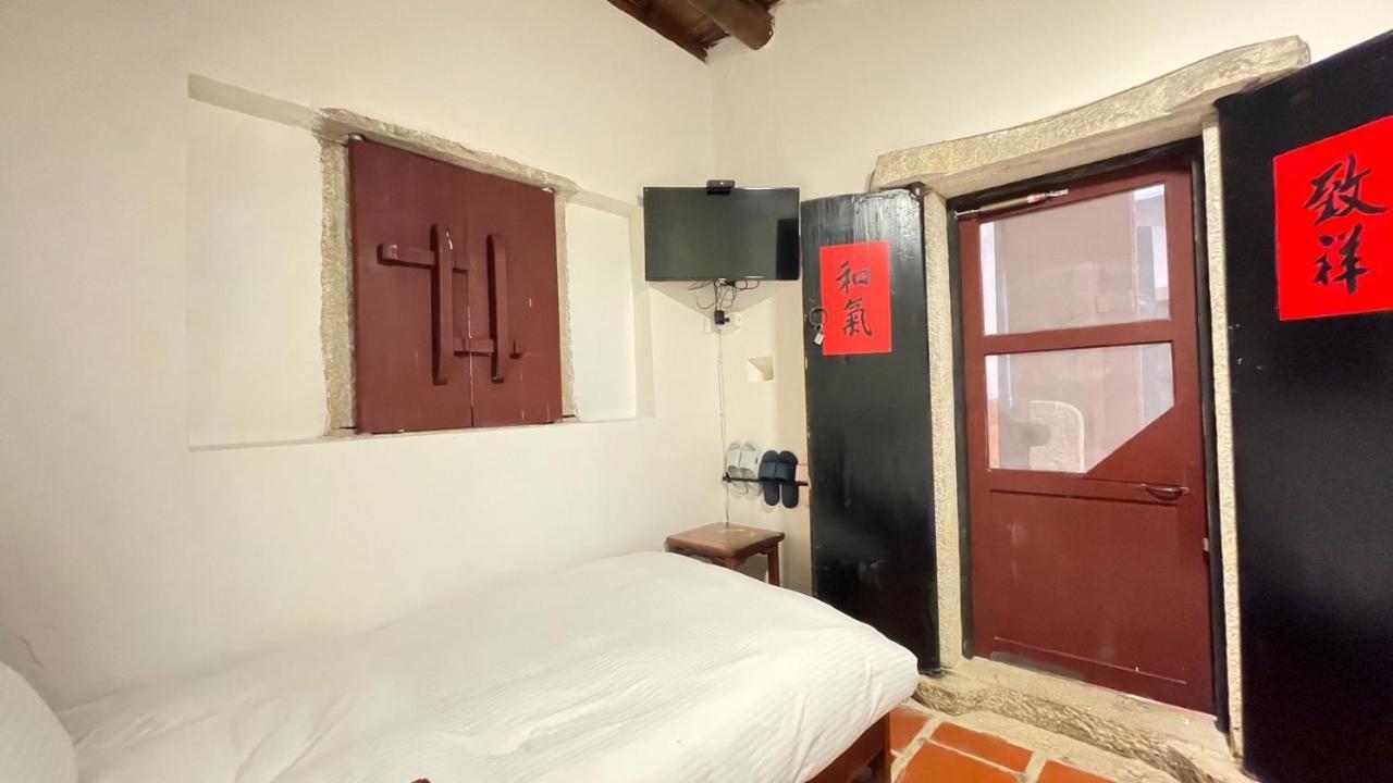 銃樓民宿 Kinmen Gunhouse Jincheng Exteriör bild